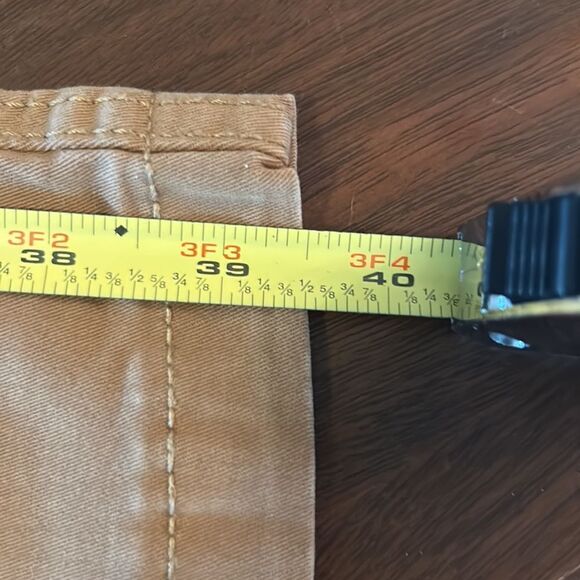 Waste 14 1/2 I think is 39 and inseam is 29 - Picture 6 of 9